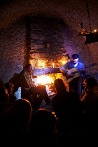 conteur feu cheminee musique veillee montagnarde font romeu